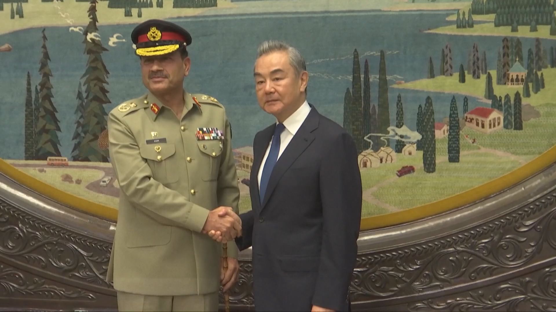王毅晤巴基斯坦陸軍參謀長　稱支持巴方打擊恐怖主義