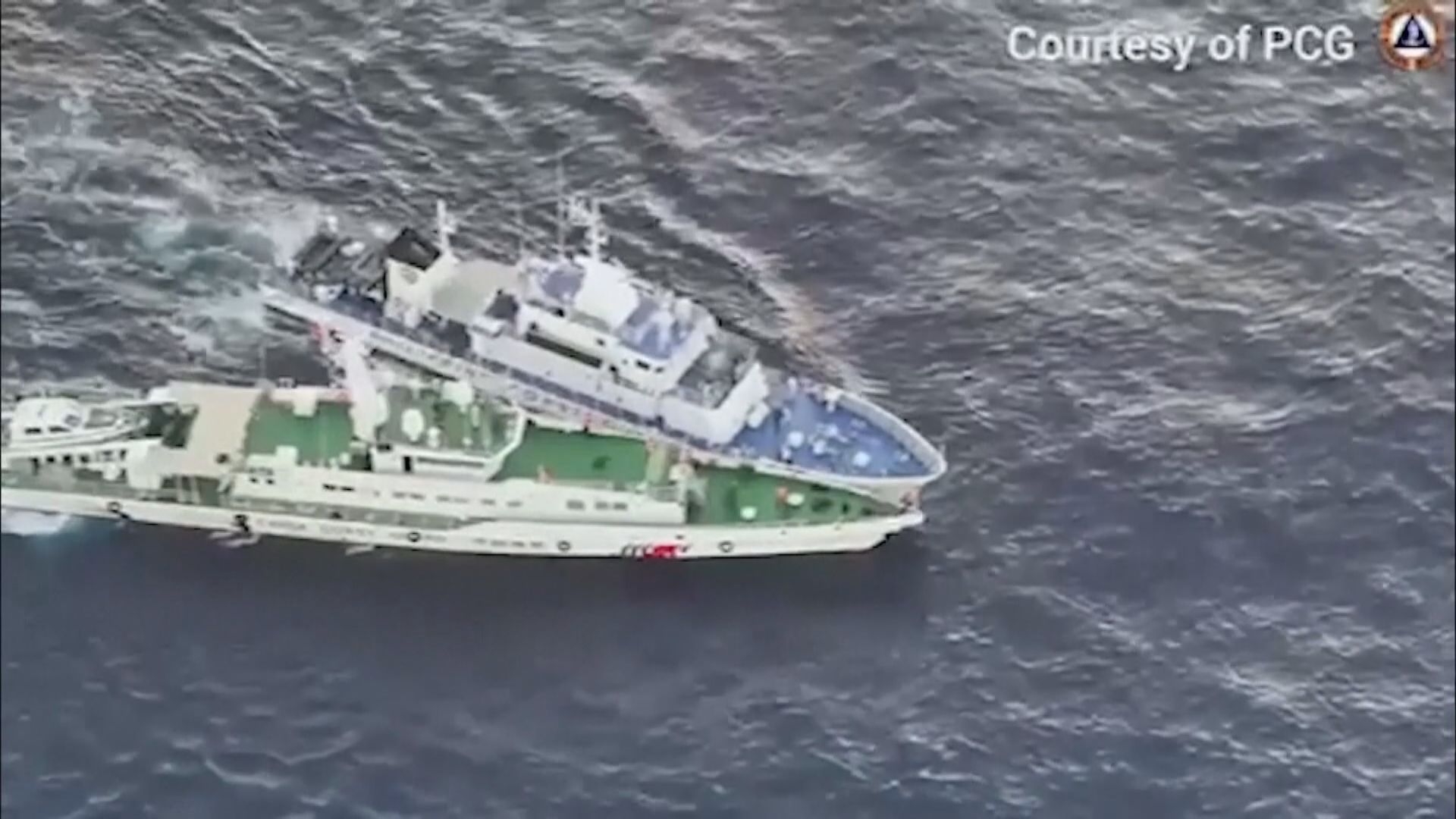 中菲船隻碰撞致菲方人員重傷 中國海警指菲方蓄意碰撞