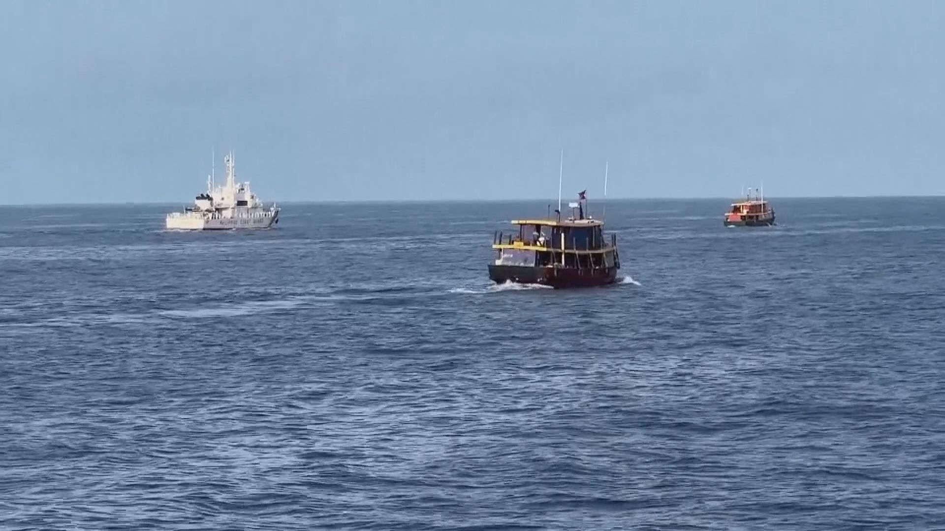 再有菲律賓船隻駛入仁愛礁附近海域 中菲船隻對峙五小時