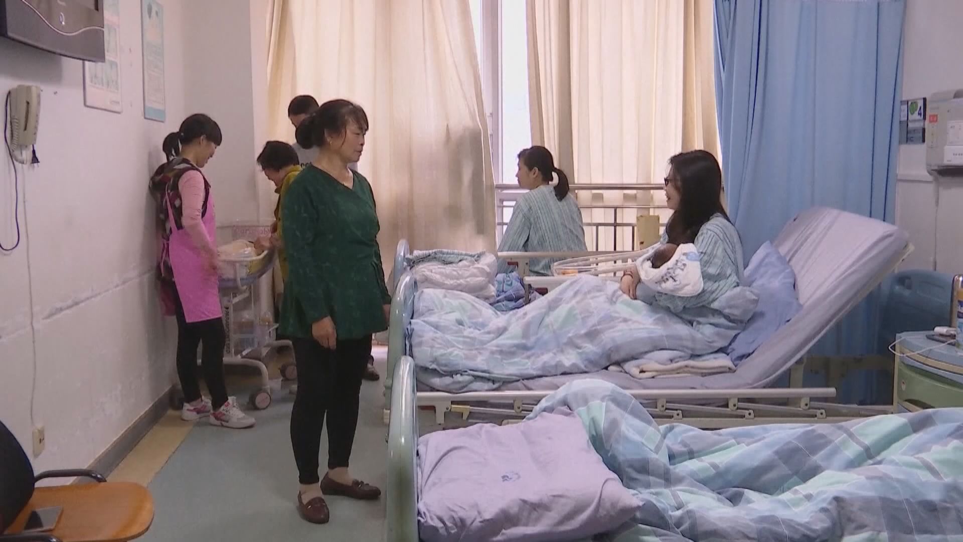 專家認為改善中國生育率關鍵在於經濟社會配套政策