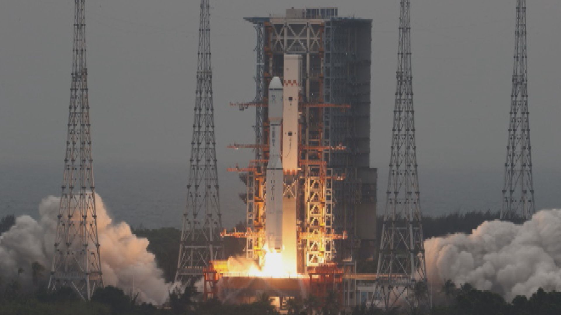 中國探月工程鵲橋二號中繼衛星發射升空