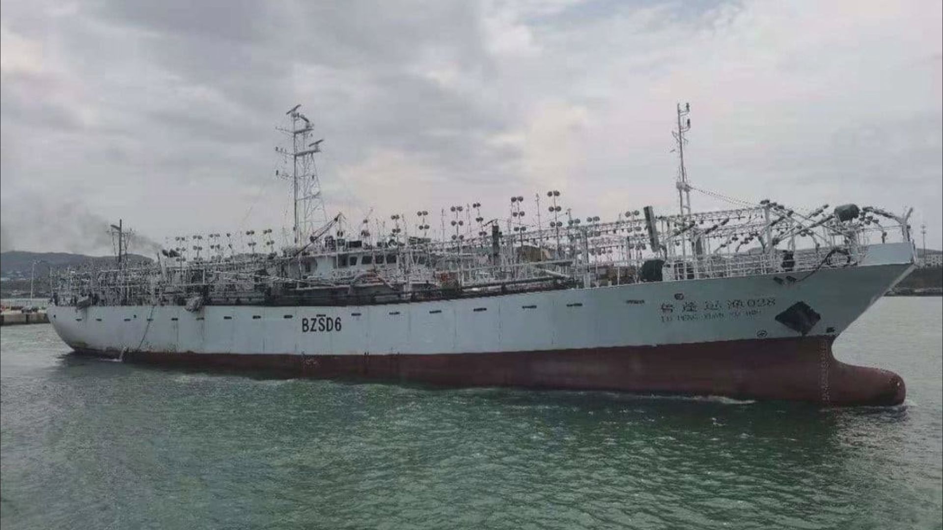 中國遠洋漁船在印度洋翻沉 39名船員失蹤