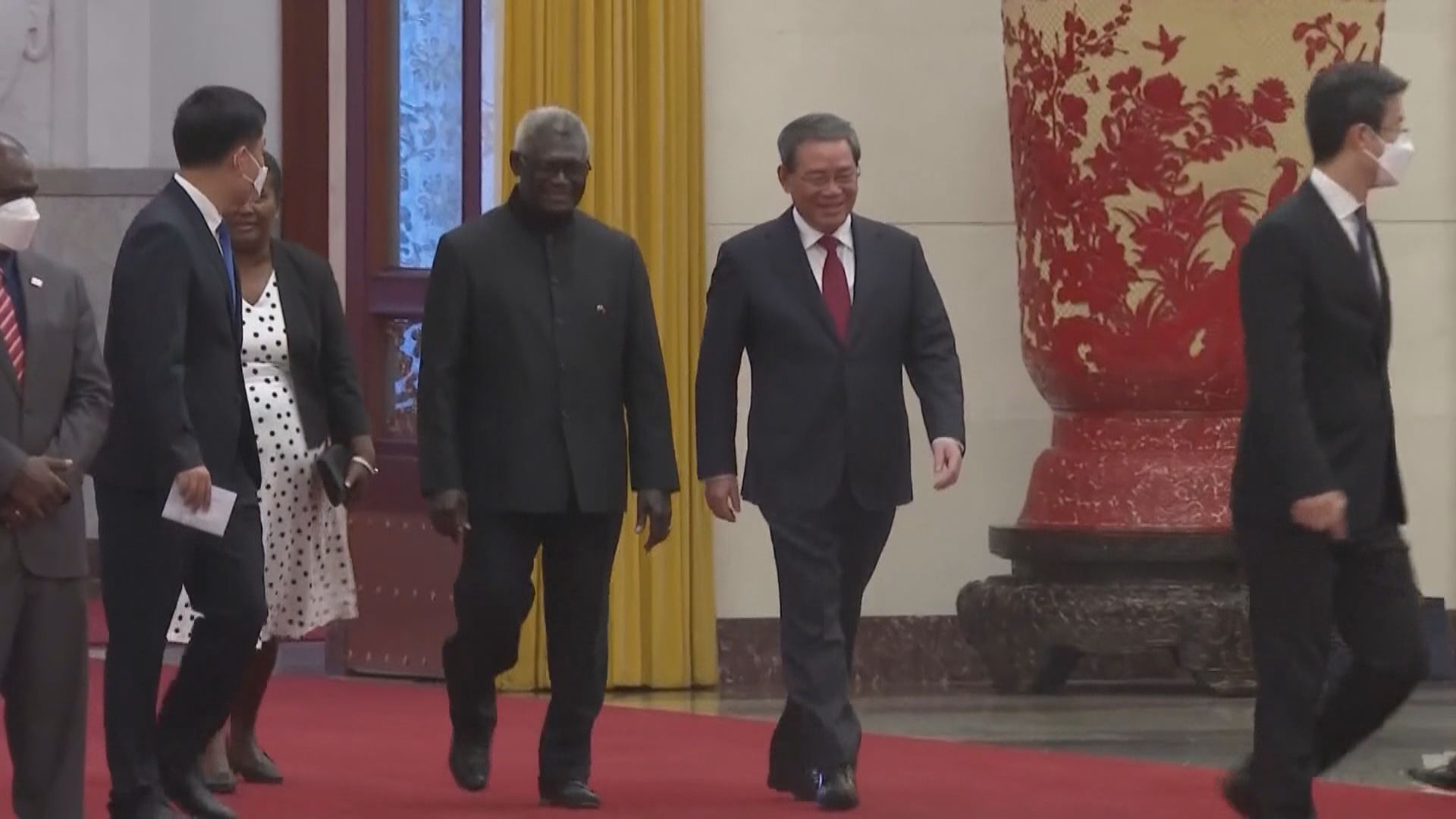 總理李強與到訪的所羅門群島總理索加瓦雷會面