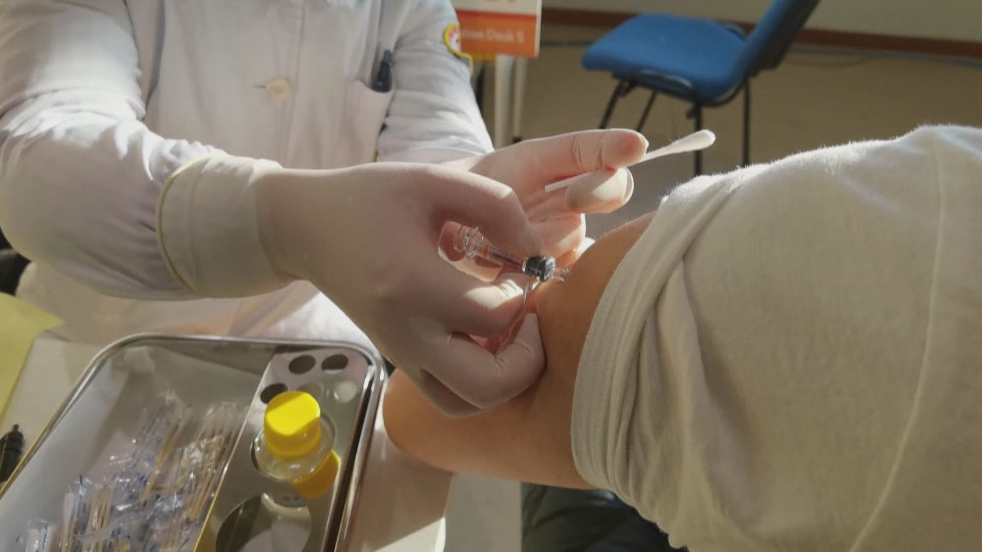 內地推進全民免費接種新冠疫苗　醫護及學生等優先接種