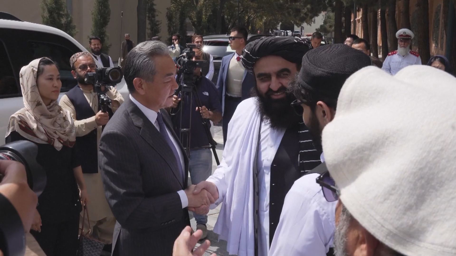 王毅與阿富汗外長穆塔基會面　稱繼續支持阿富汗打擊恐怖主義