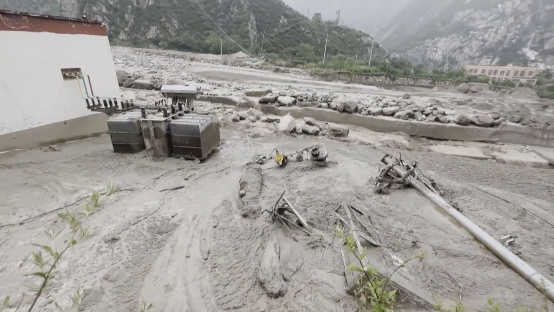 四川汶川縣暴雨引發泥石流至少三人死亡