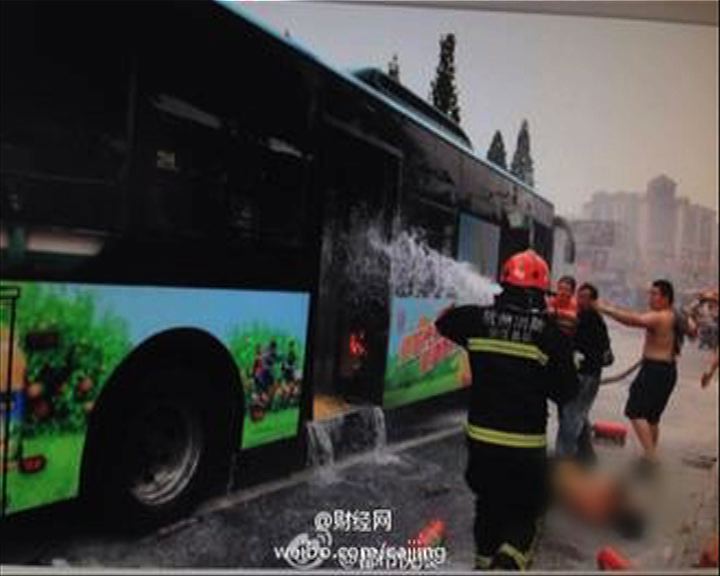 
杭州有巴士疑遭縱火逾30人傷