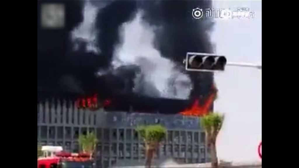 河南鄭州服裝廠爆炸大火最少一死兩傷