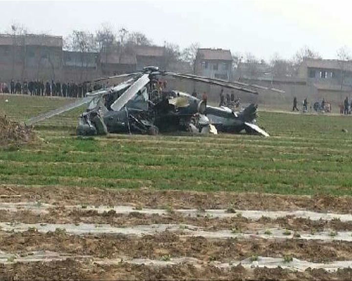 
解放軍攻擊直升機失事墜落農田
