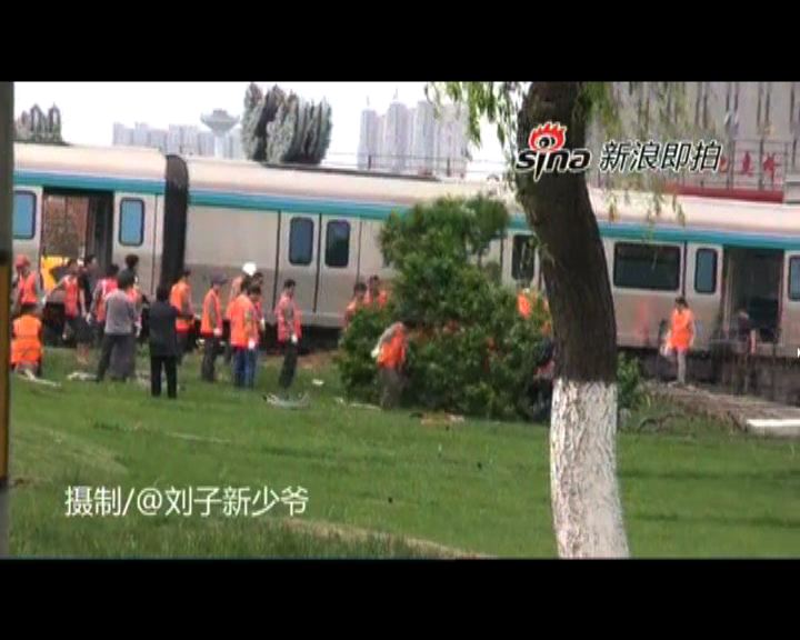 
北京地鐵測試列車出軌無人傷