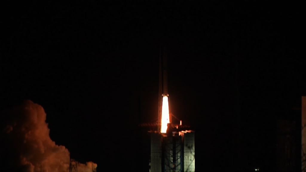 嫦娥四號中繼衛星鵲橋號成功發射