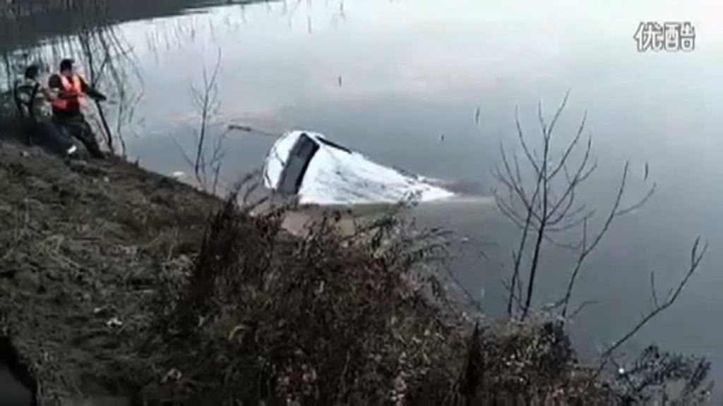 湖北小型客貨車墮水塘18死