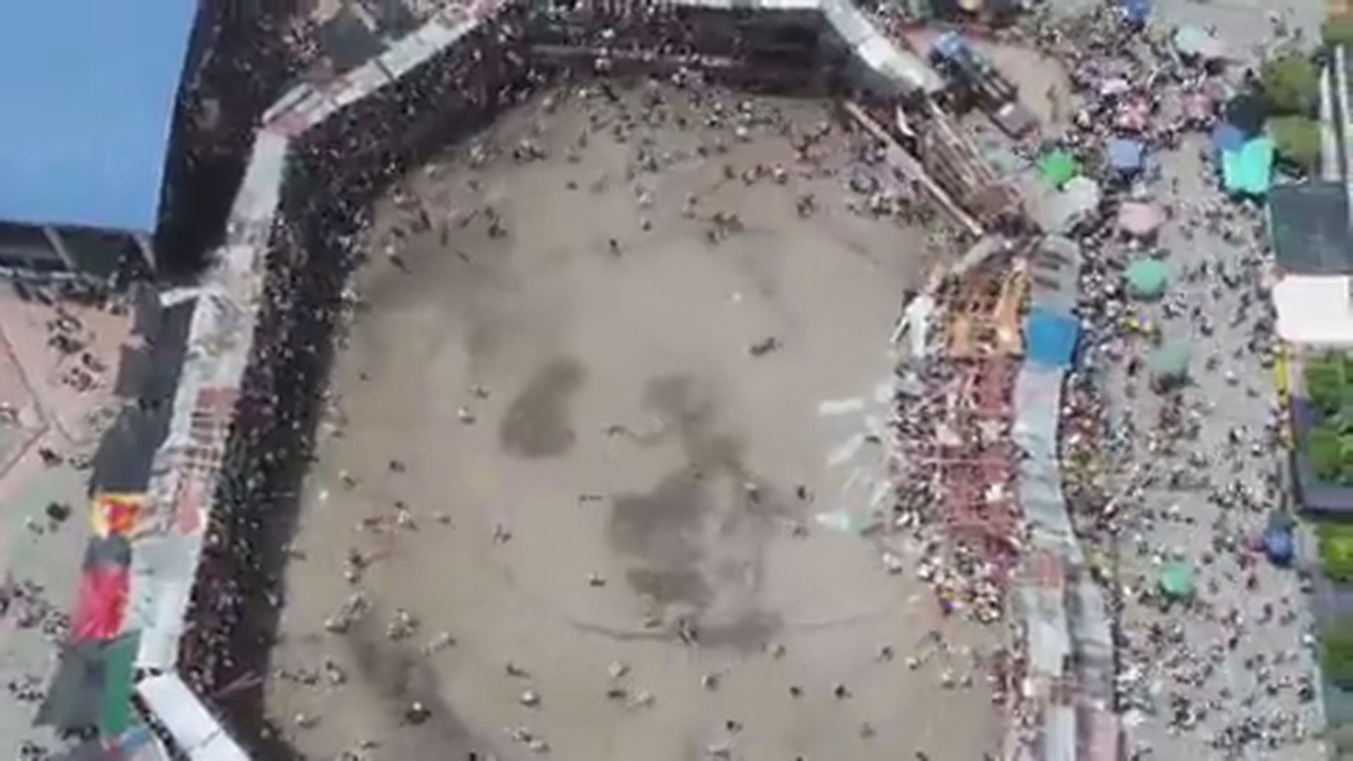 哥倫比亞鬥牛活動看台倒塌　至少四死數百傷