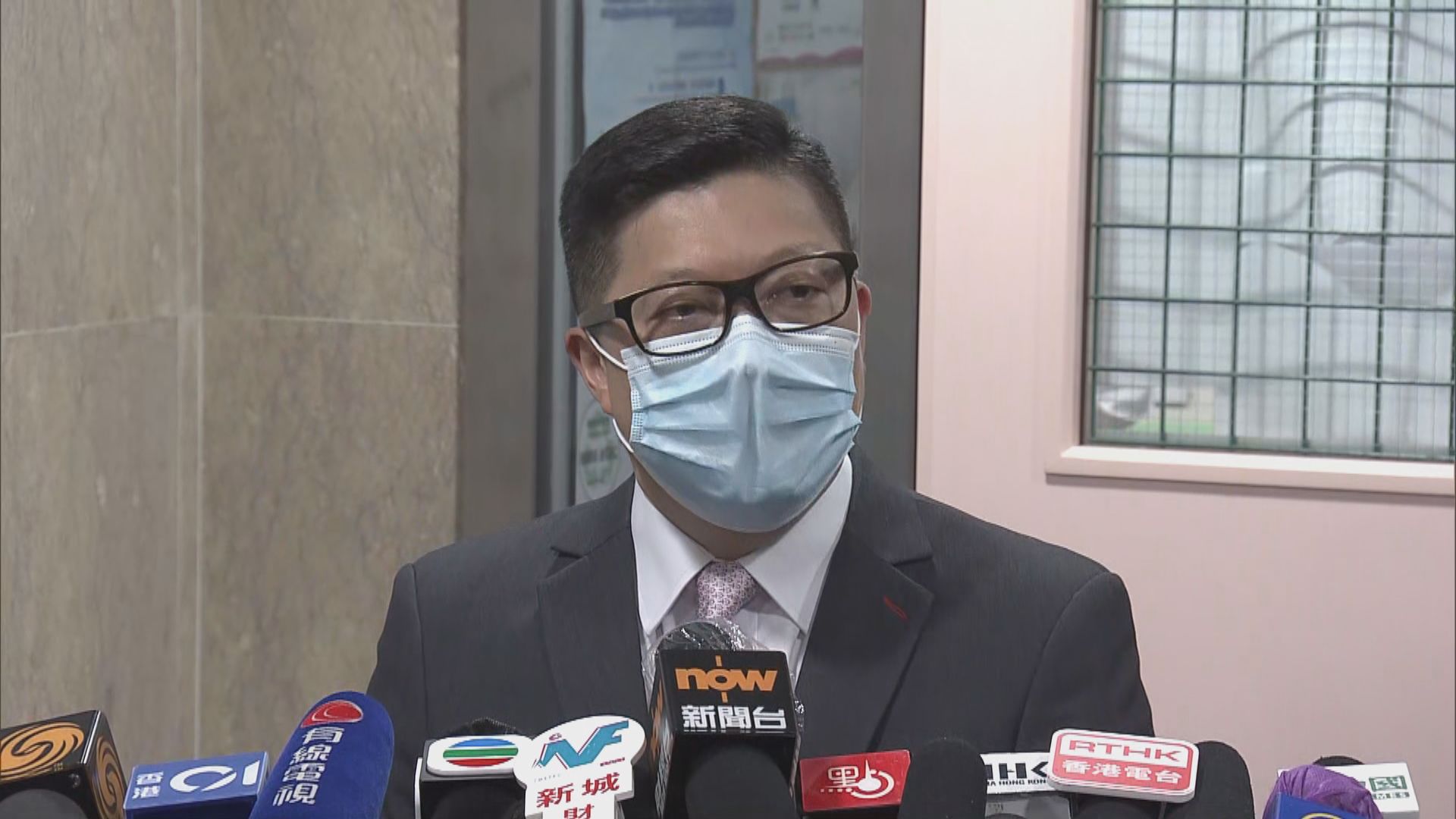 鄧炳強：孕婦被拉跌事件已交投訴警察課處理