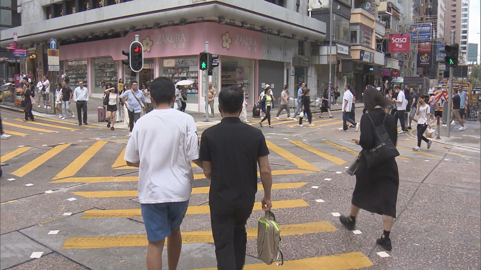 加拿分道與加連威老道路口即日起試行打斜過馬路