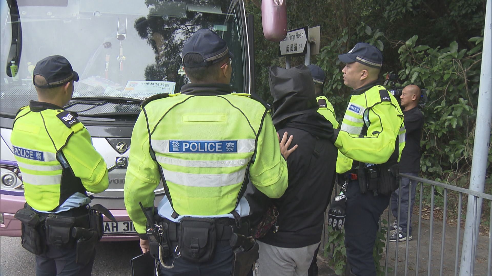 香港仔警員截查旅遊巴 揭司機涉藥駕