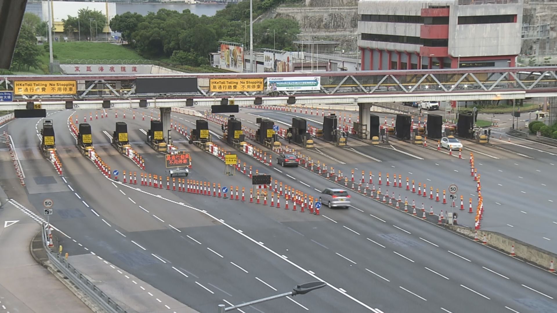 【現場報道】東隧即日起實施「易通行」不停車繳費服務