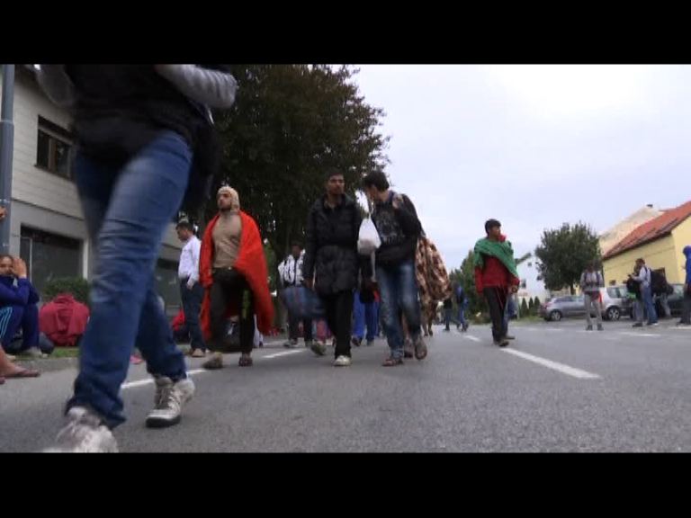 奧地利因應難民湧入關閉公路