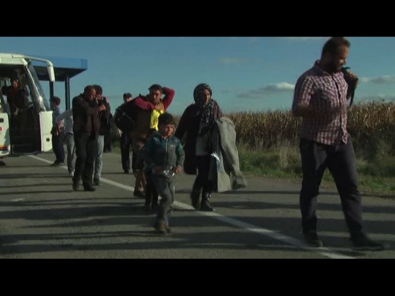 匈通過新法授權軍方處理難民危機