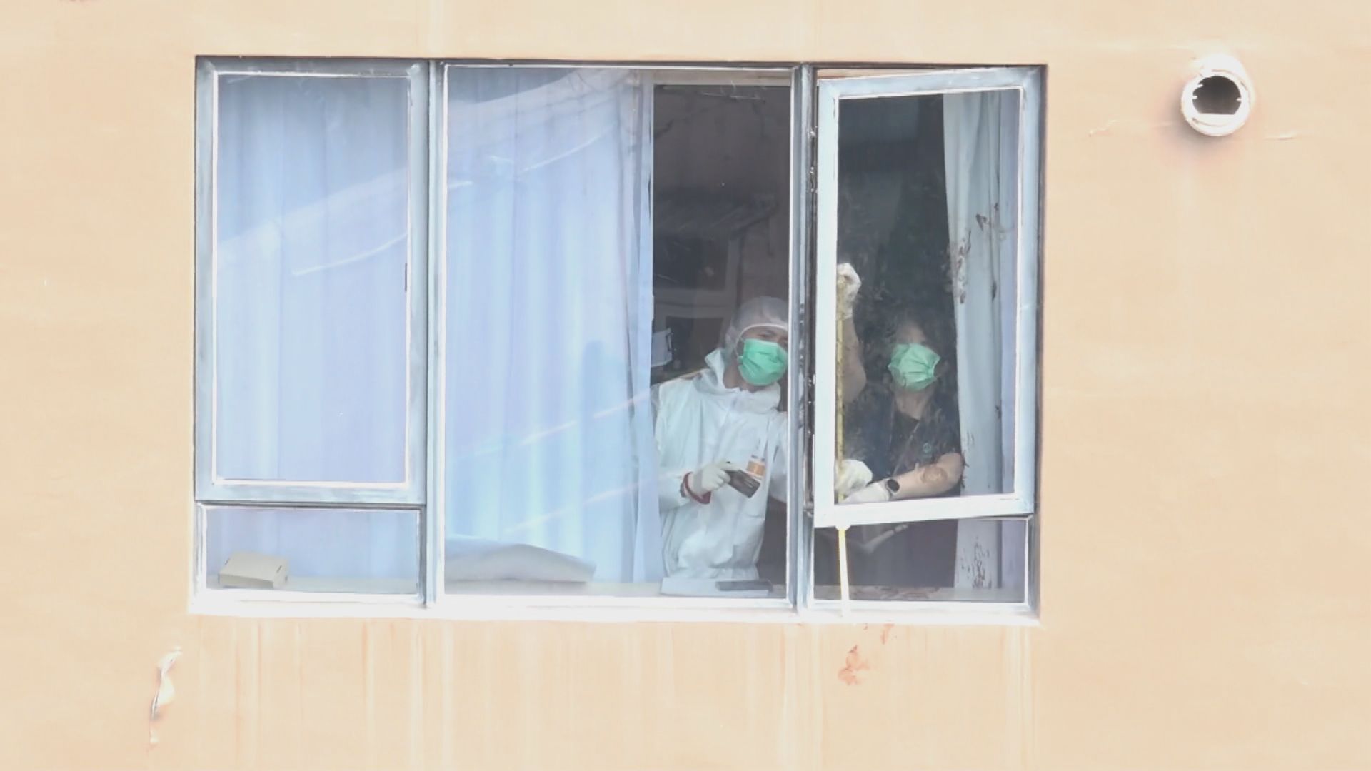 荃灣四死倫常案｜男子酒店墮樓亡　妻及兩子多處刀傷倒斃酒店房　警方料男死者受情緒病困擾