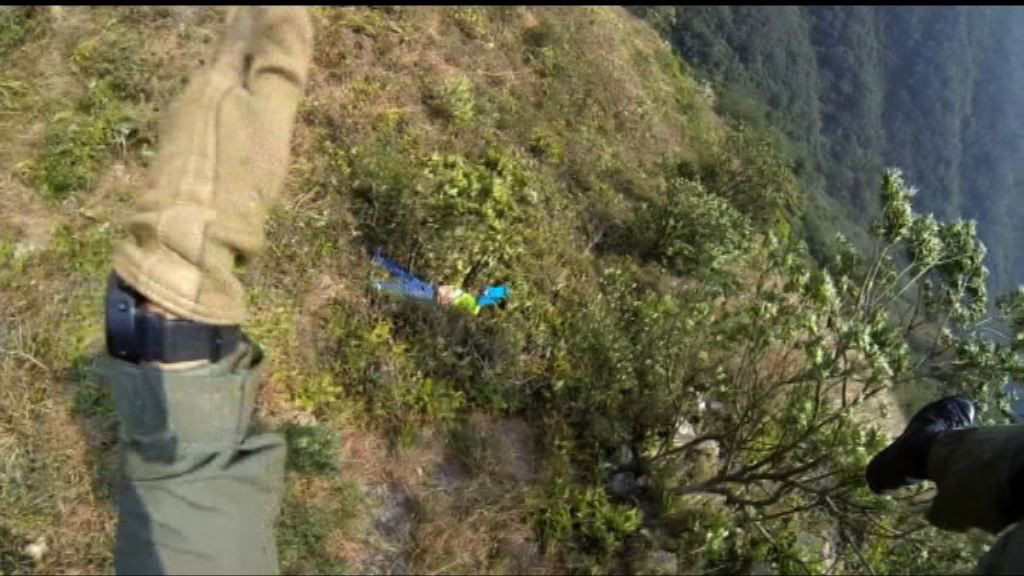 大嶼山男子墮崖獲直升機救起送院