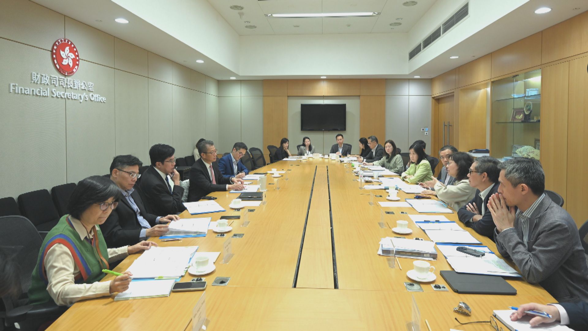 大型發展項目融資委員會召開首次會議
