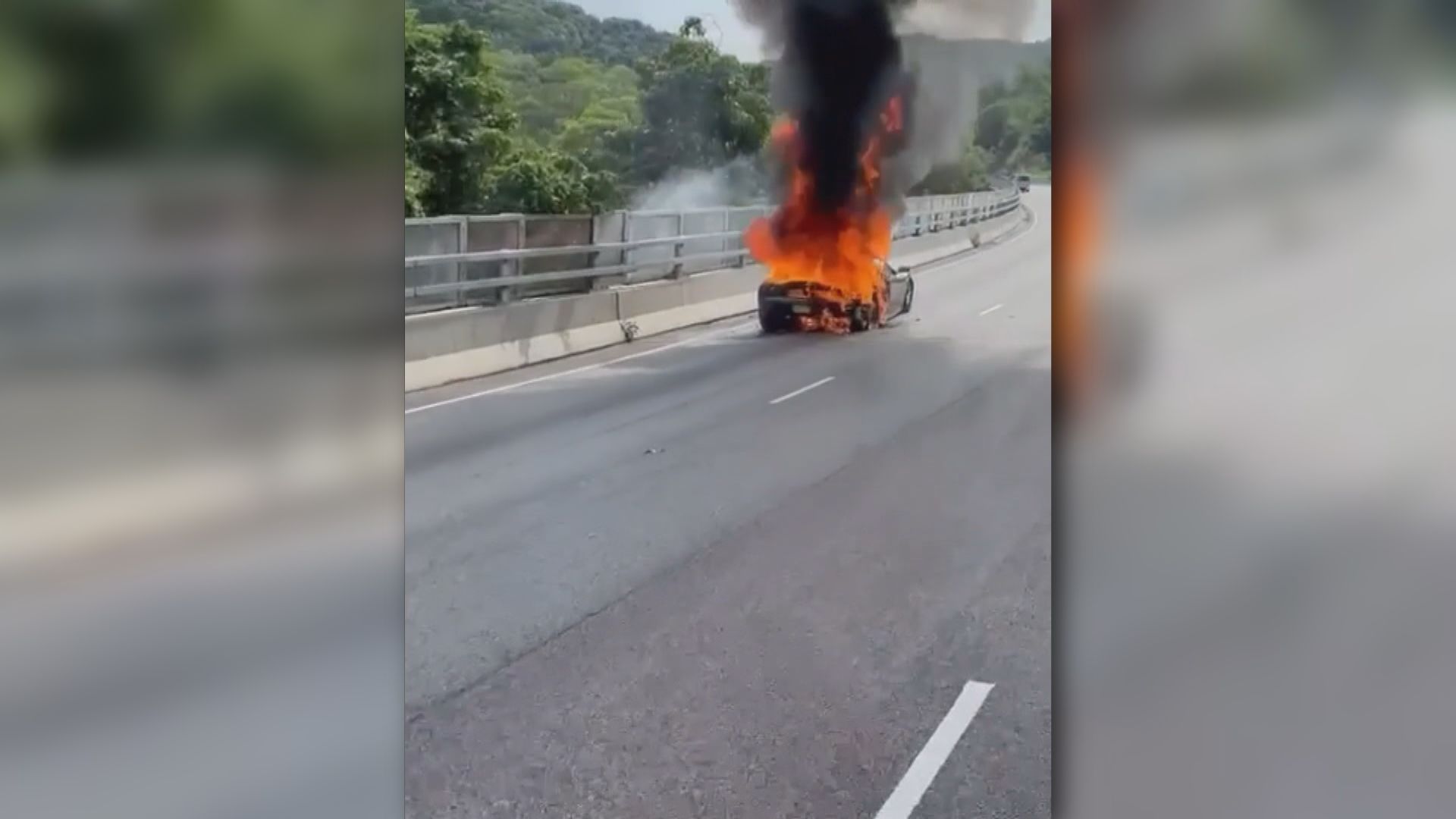 大圍城門隧道公路跑車疑機件過熱起火無人傷
