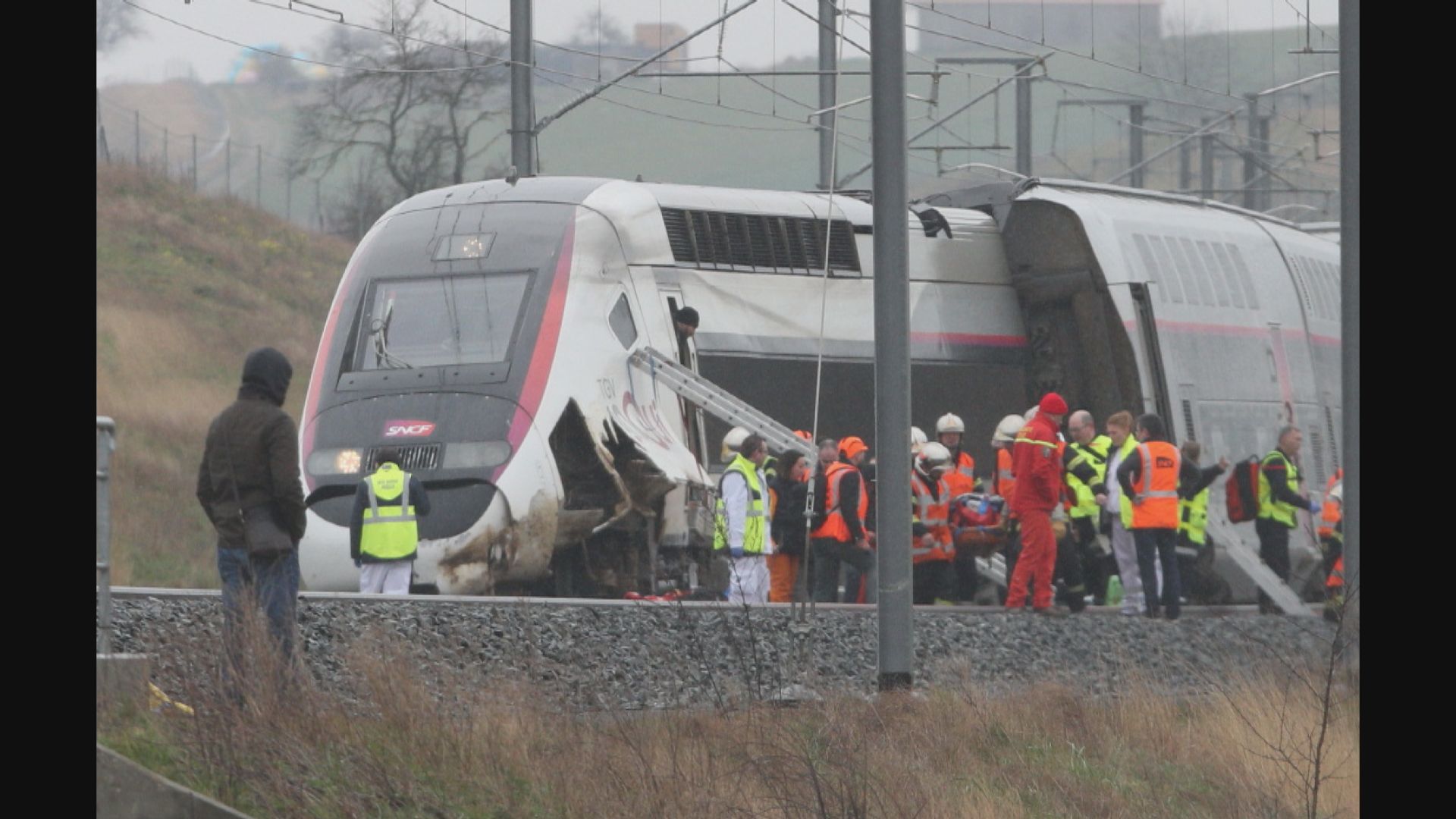 法國東部有高鐵出軌最少22人傷