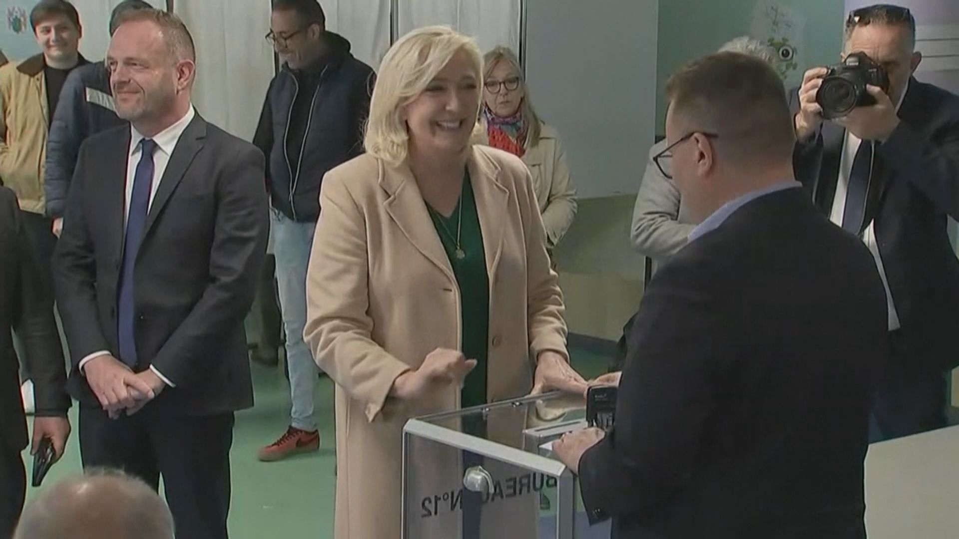 法國總統選舉首輪投票　瑪麗勒龐投票