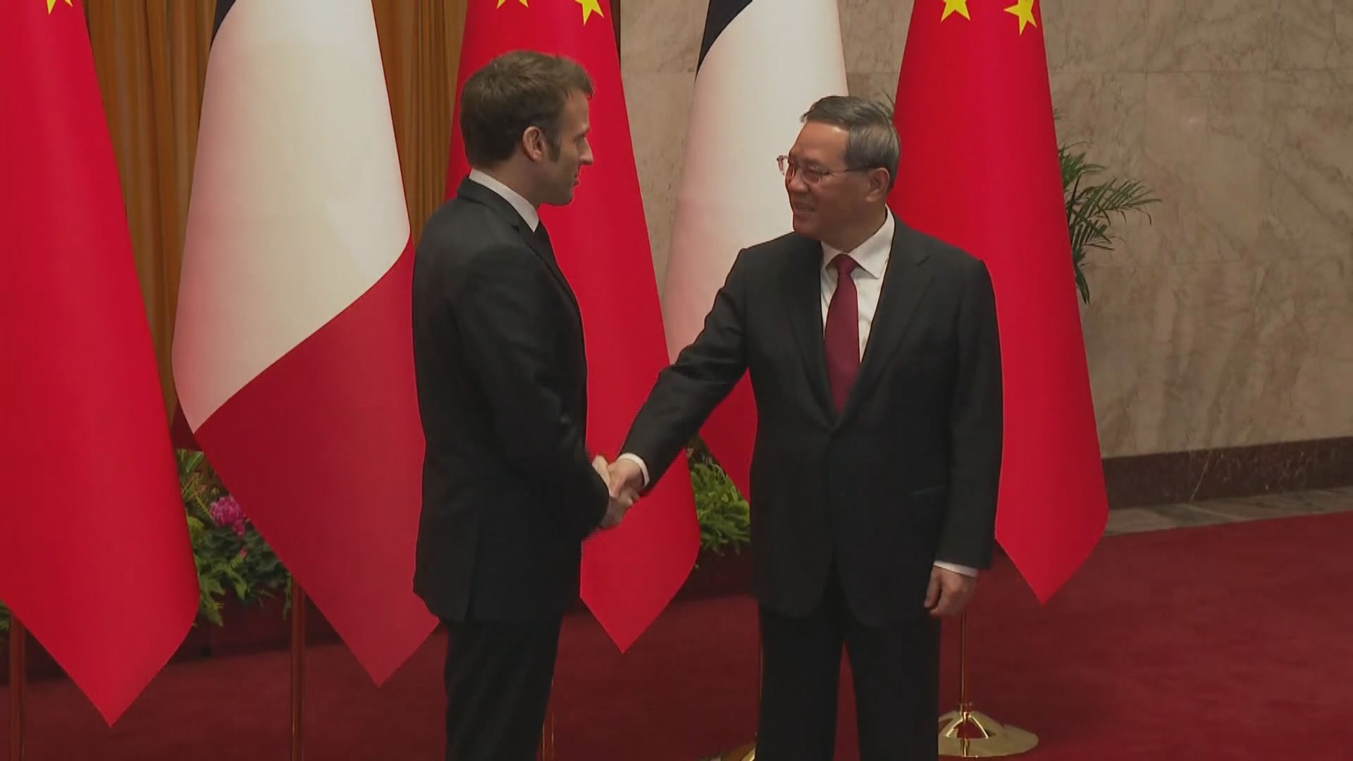 李強與法國總理博爾內會面
