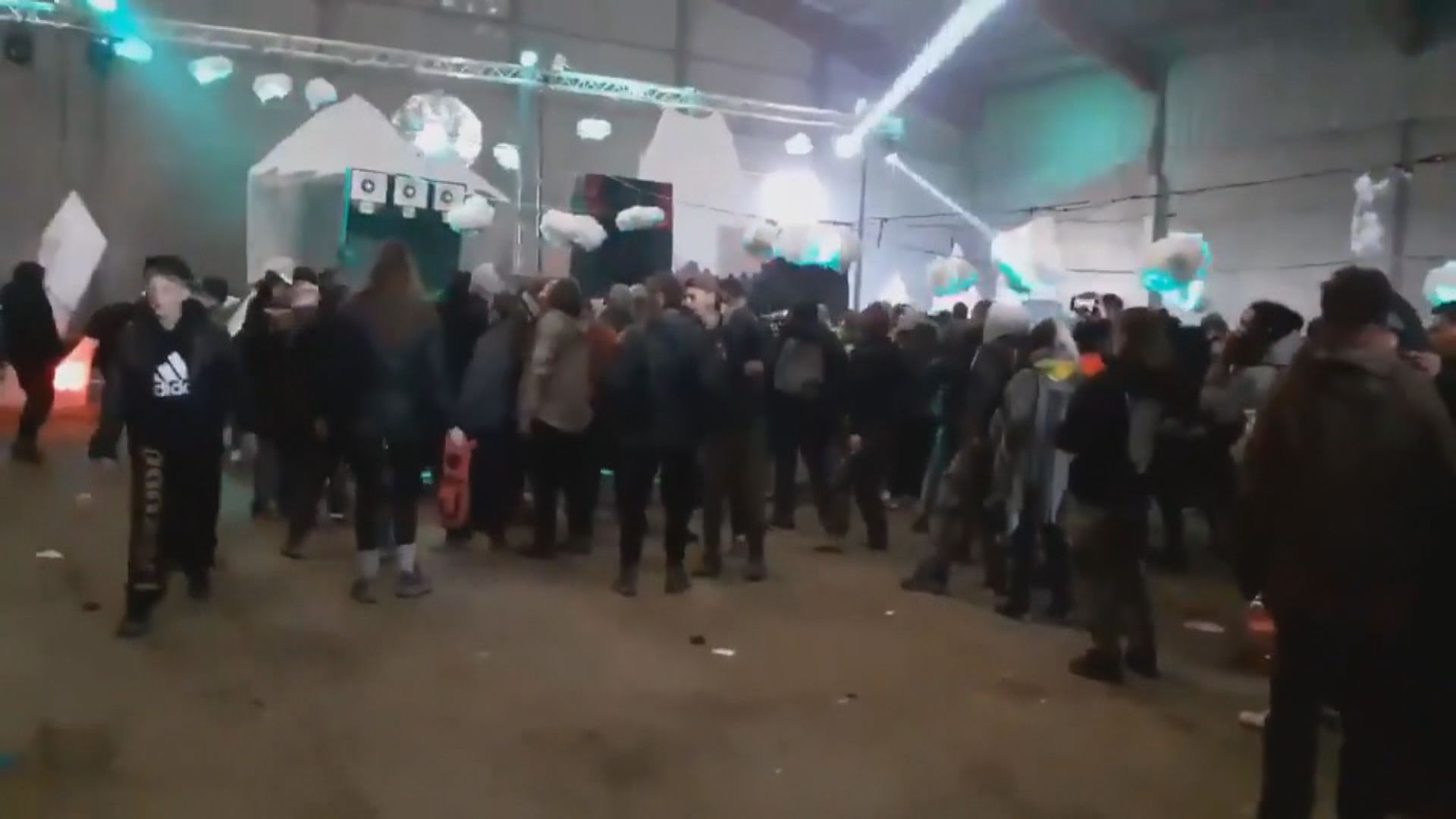 法國數千人違禁參加派對與警爆衝突