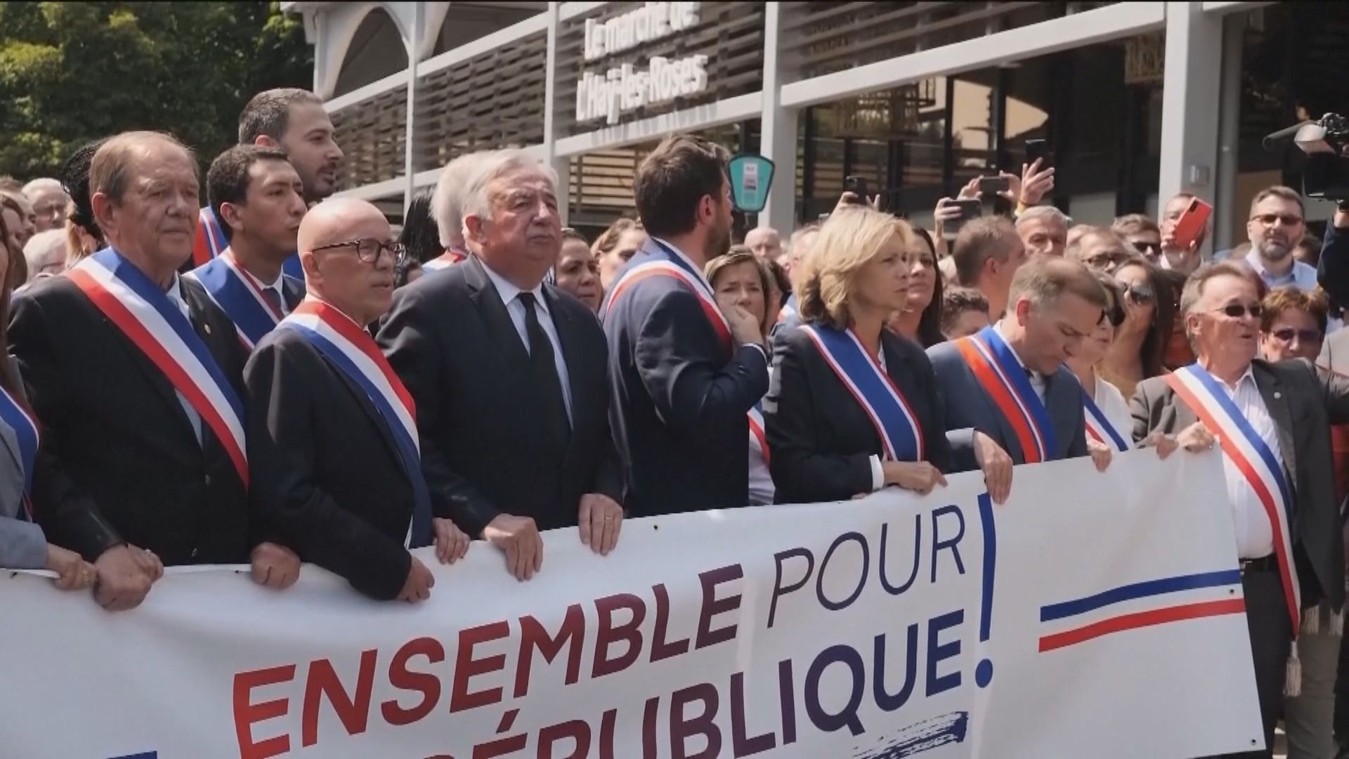 法國多地民眾響應反暴力遊行