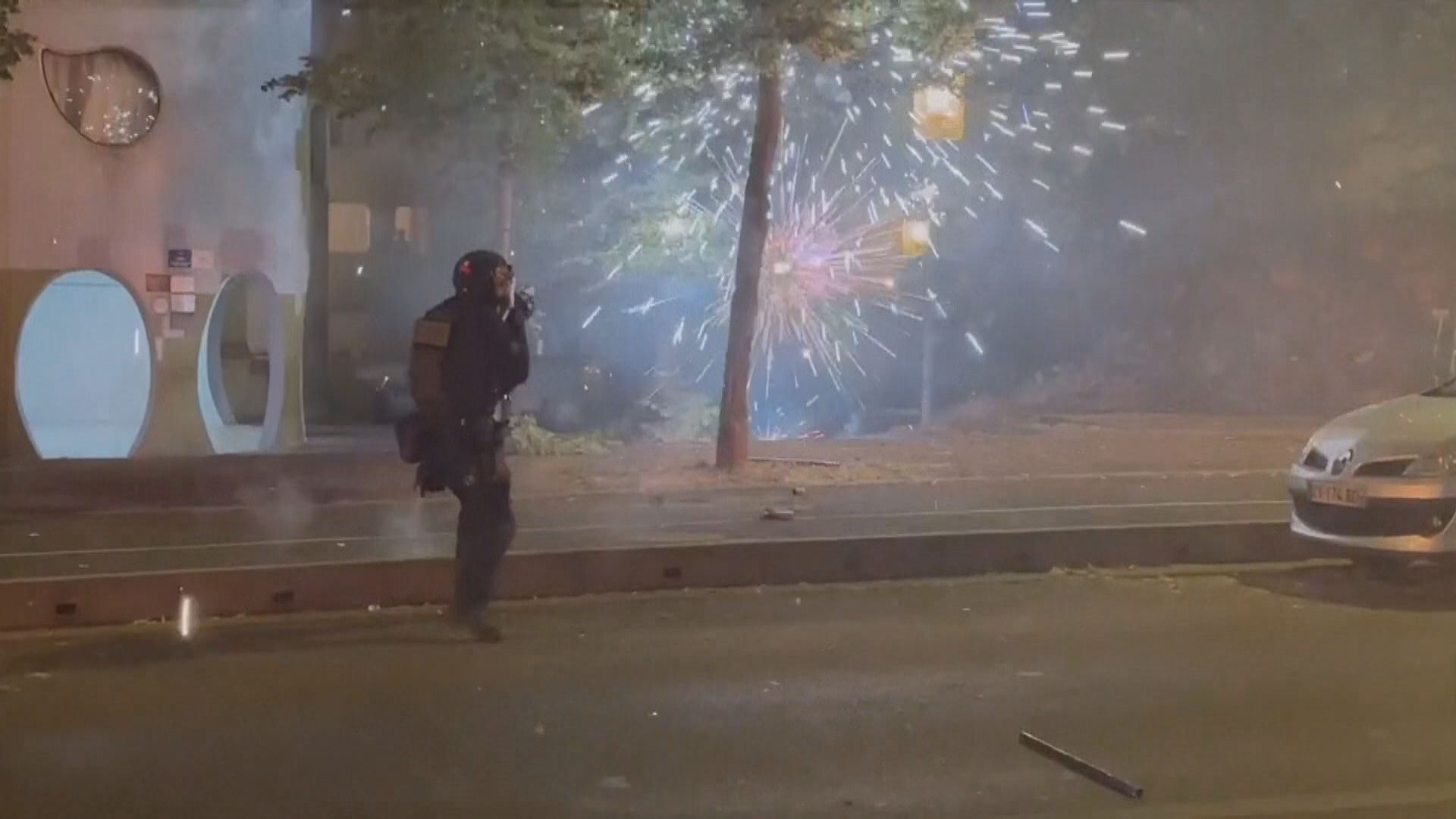 法國連續第二晚激烈示威150人被捕 開槍警員涉故意殺人被正式調查