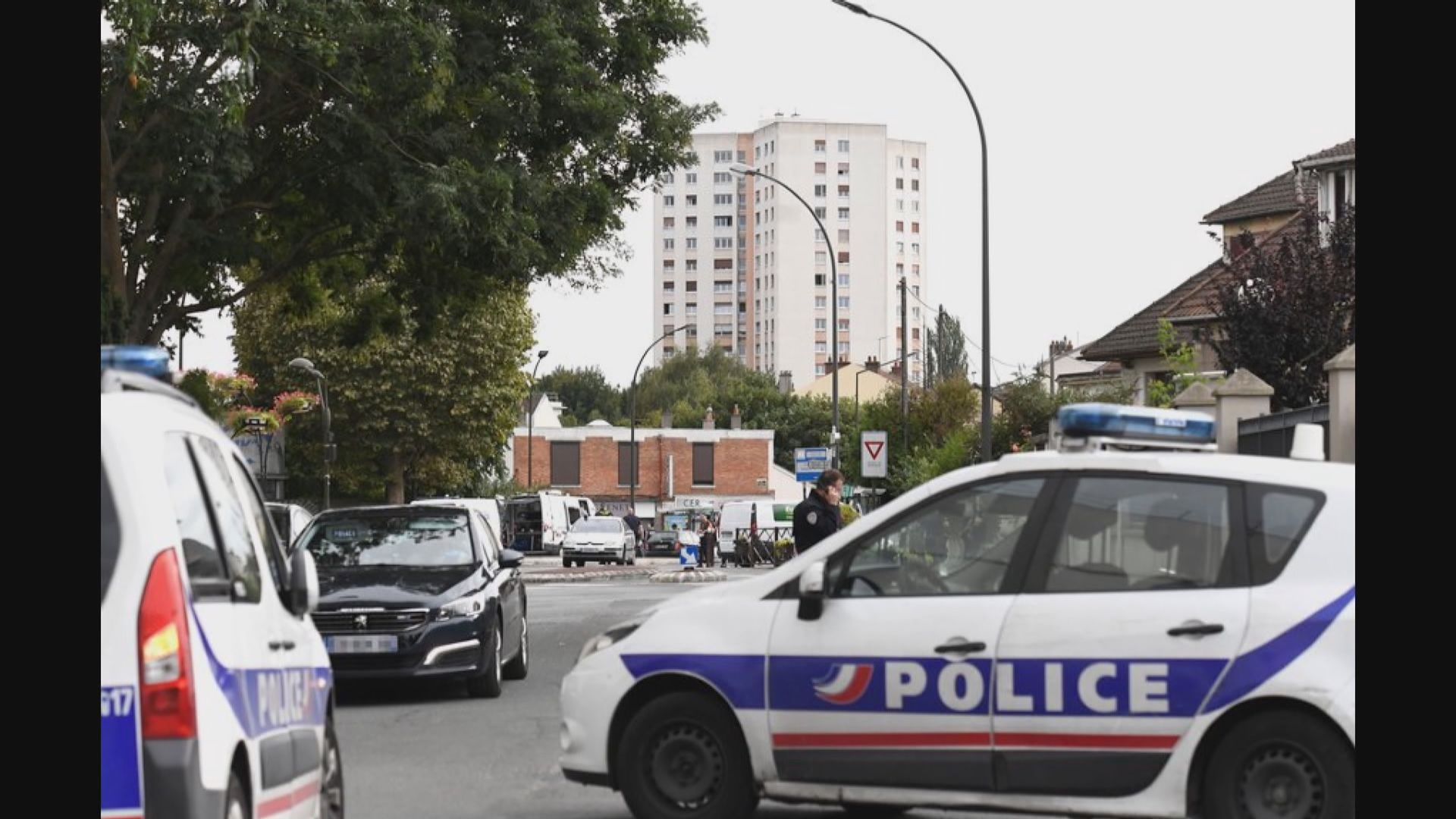 巴黎有男人持刀襲擊路人遭擊斃