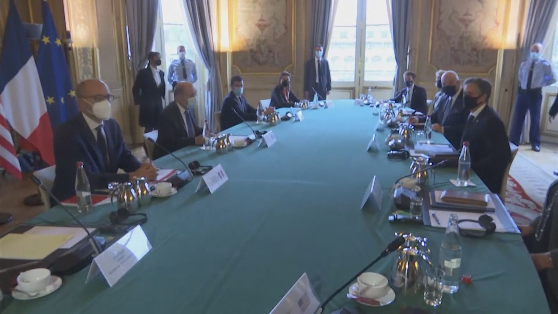 美國國務卿訪法國商議修補兩國關係