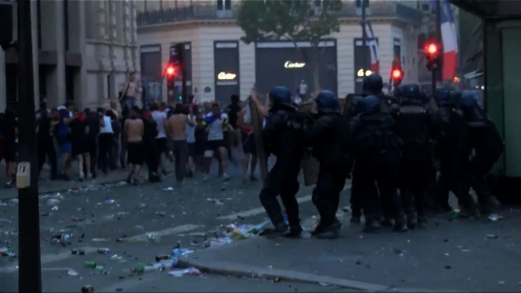巴黎民眾慶祝國家隊奪盃變暴動兩死