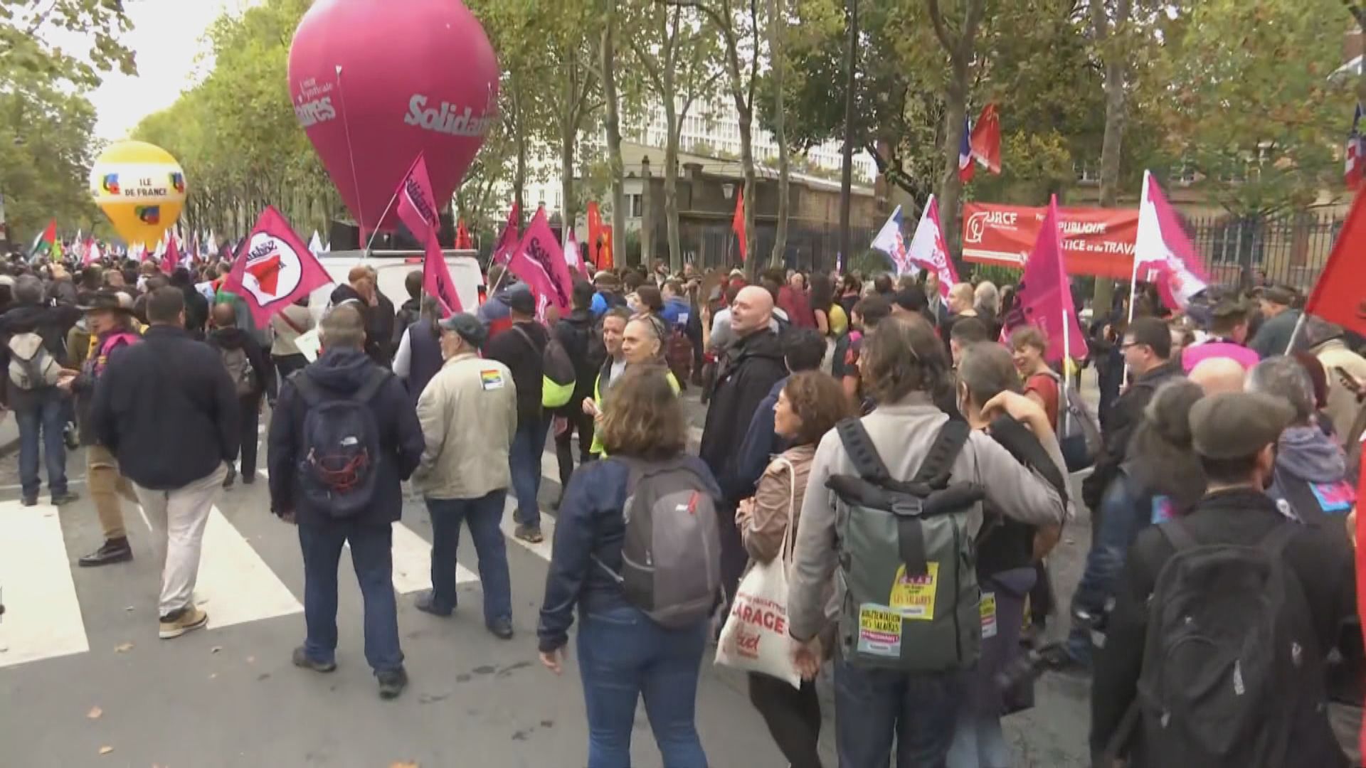 法國多個工會發起全國罷工爭取加薪　釀成警民衝突