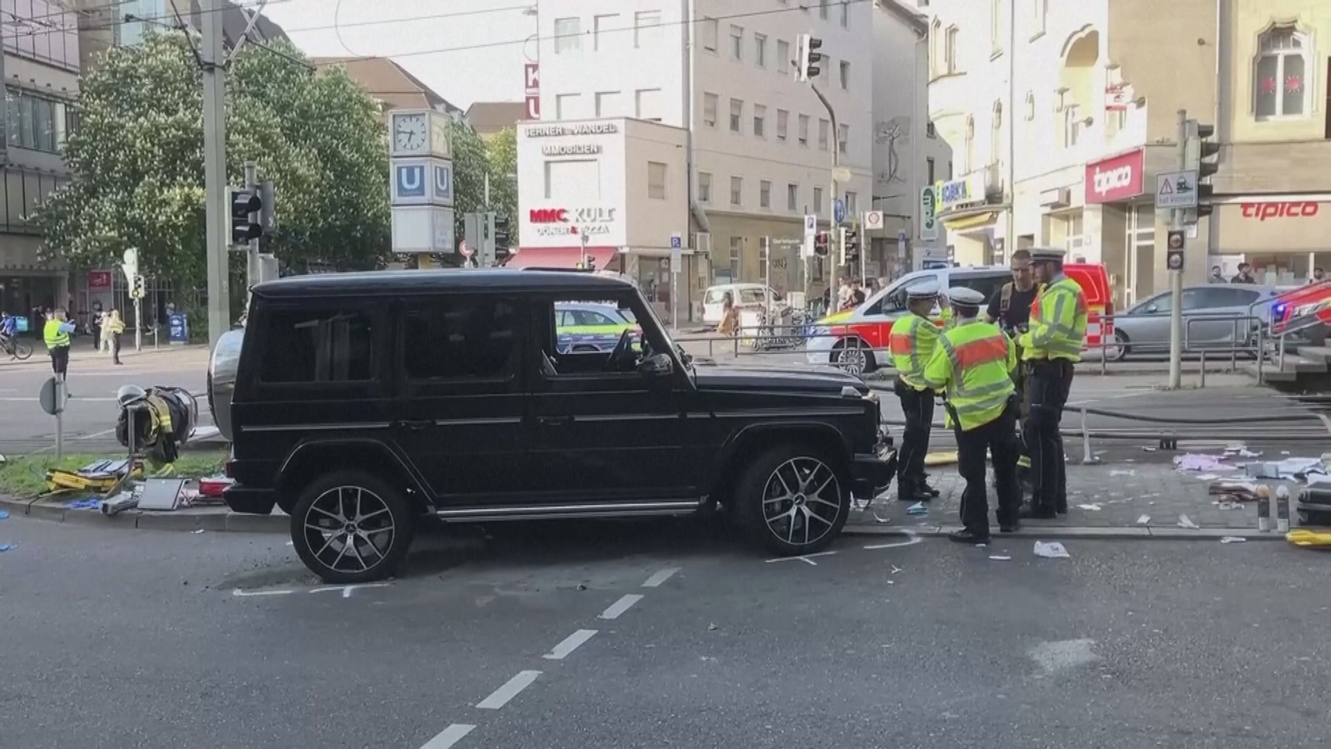 德國斯圖加特有汽車撞人群致1死7傷