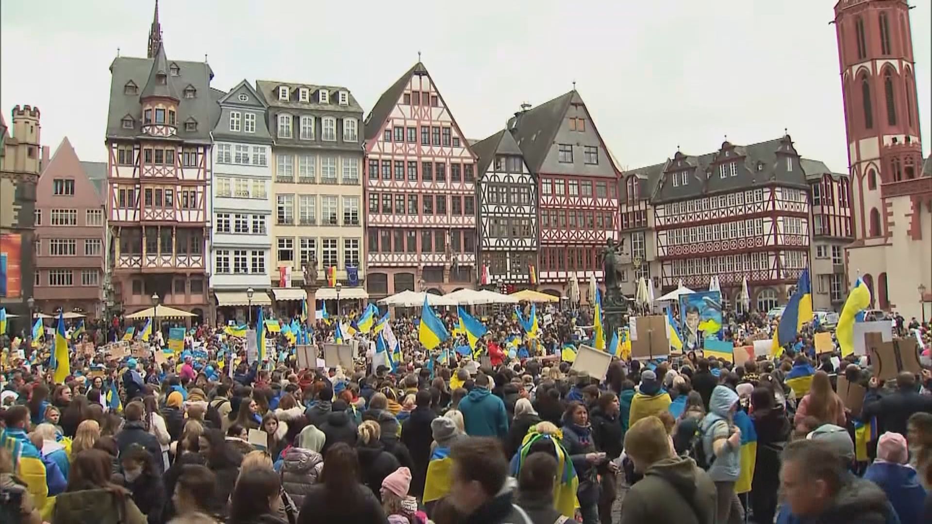 德國示威集會　支持烏克蘭人士一度包圍挺俄民眾車隊