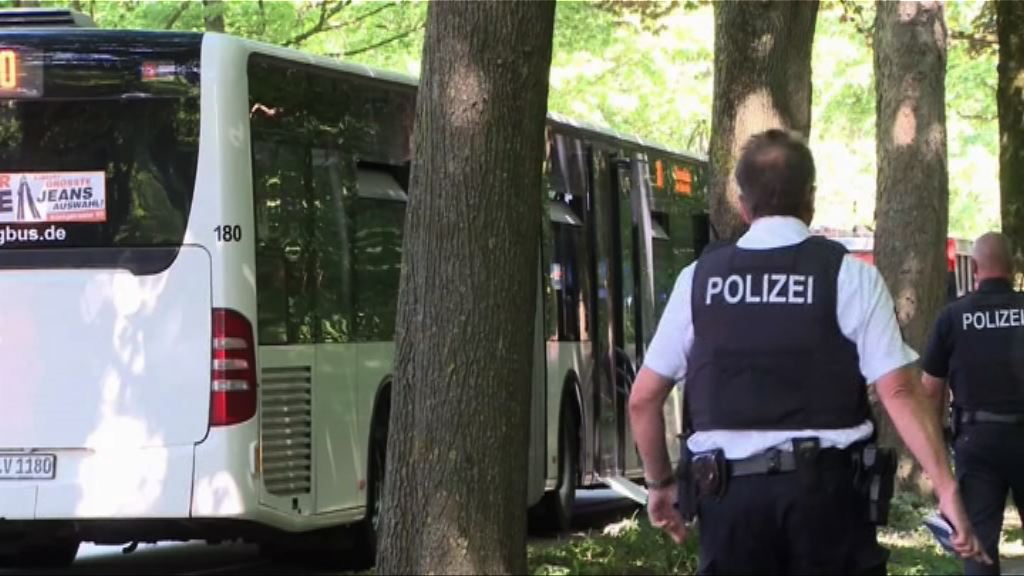 德國巴士有人持刀襲擊乘客　不排除涉恐襲