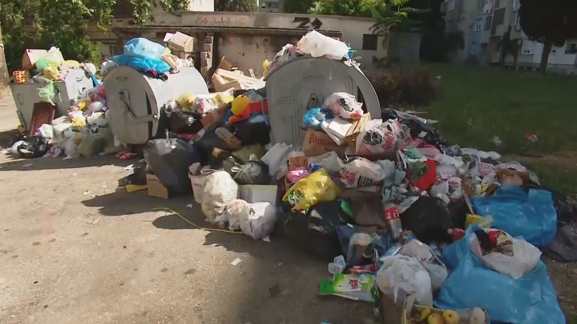 【環球薈報】波斯尼亞示威者阻垃圾運往堆填區