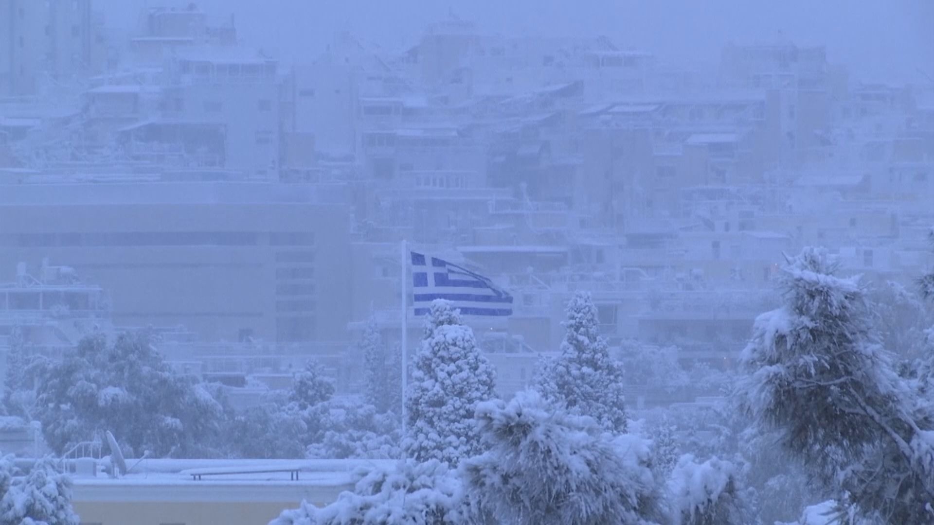 希臘雅典受冷鋒影響持續下大雪