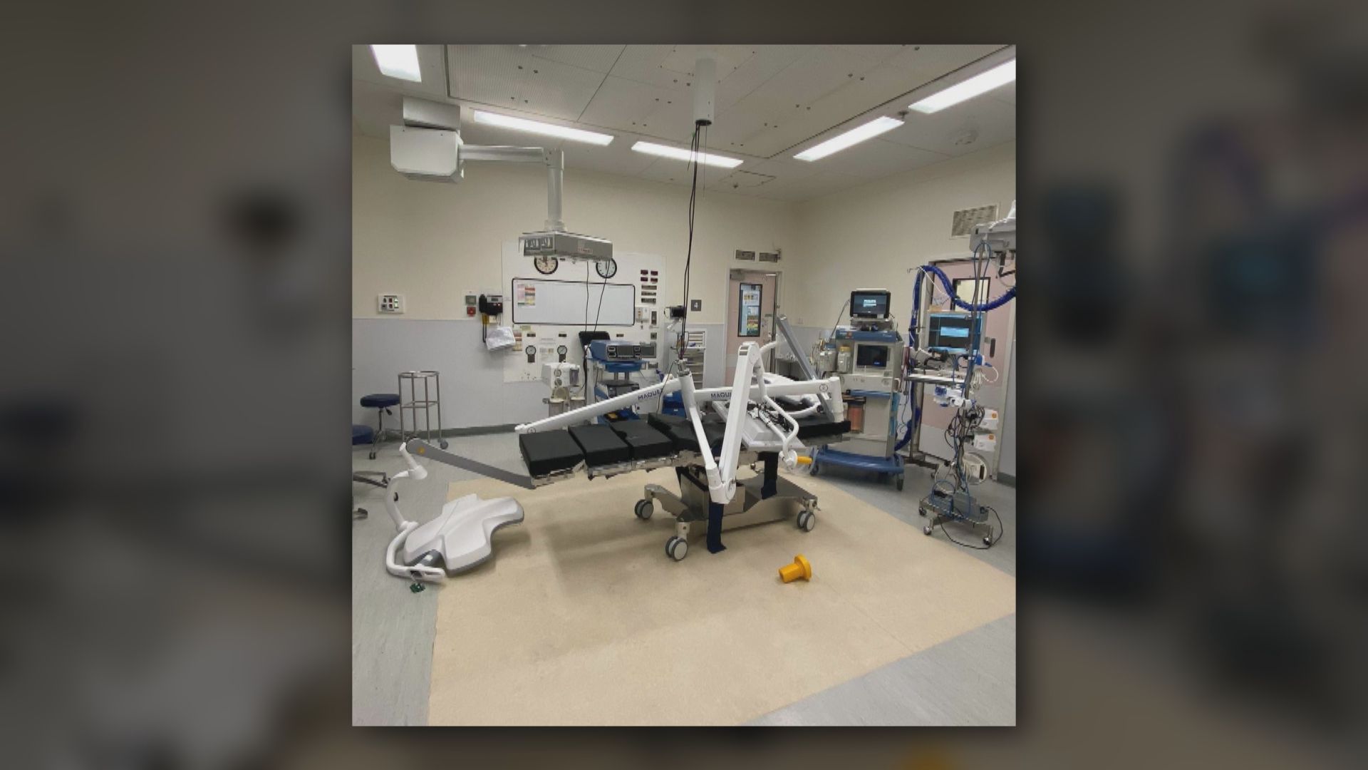 聯合醫院有手術燈從天花墜下　同院五支同型號亦須更換