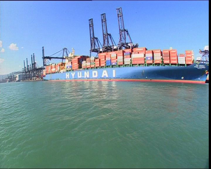 
港上月出口意外跌1.6%