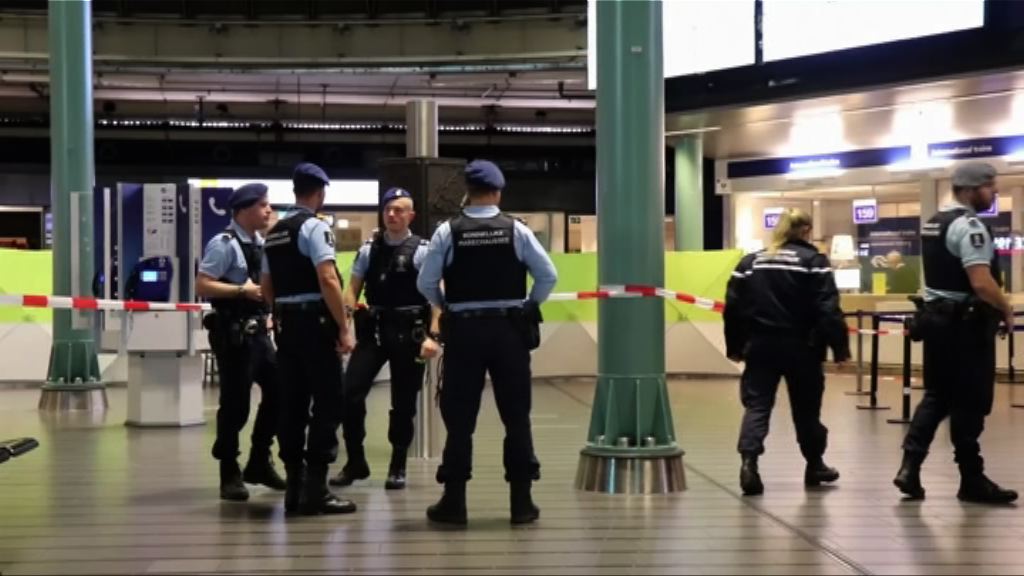荷蘭警方機場開槍制伏持刀男子