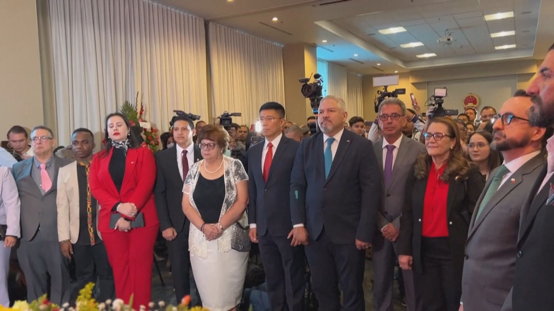 洪都拉斯總統卡斯特羅周五訪華