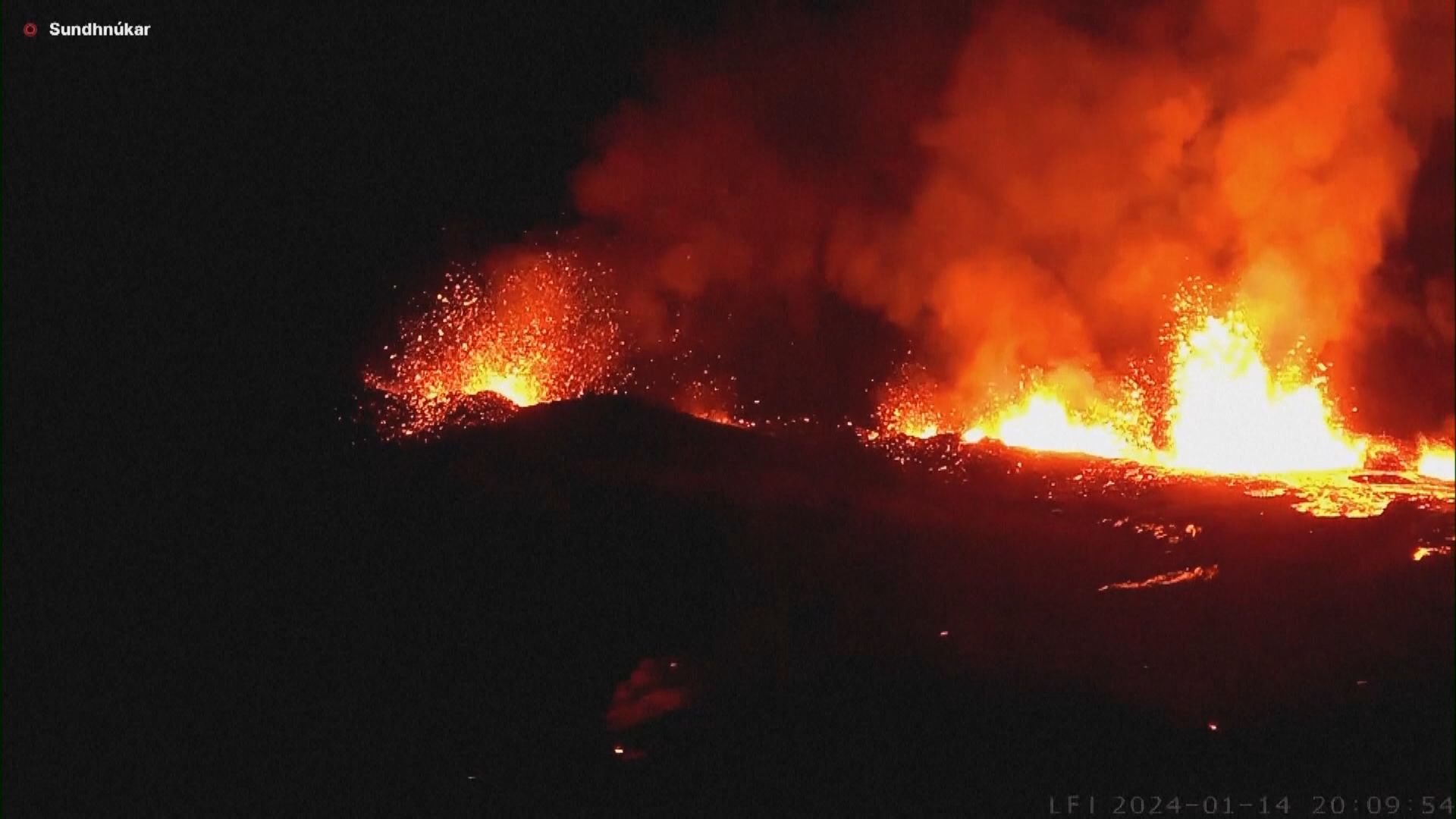 冰島火山爆發 熔岩流入附近城鎮有建築物著火