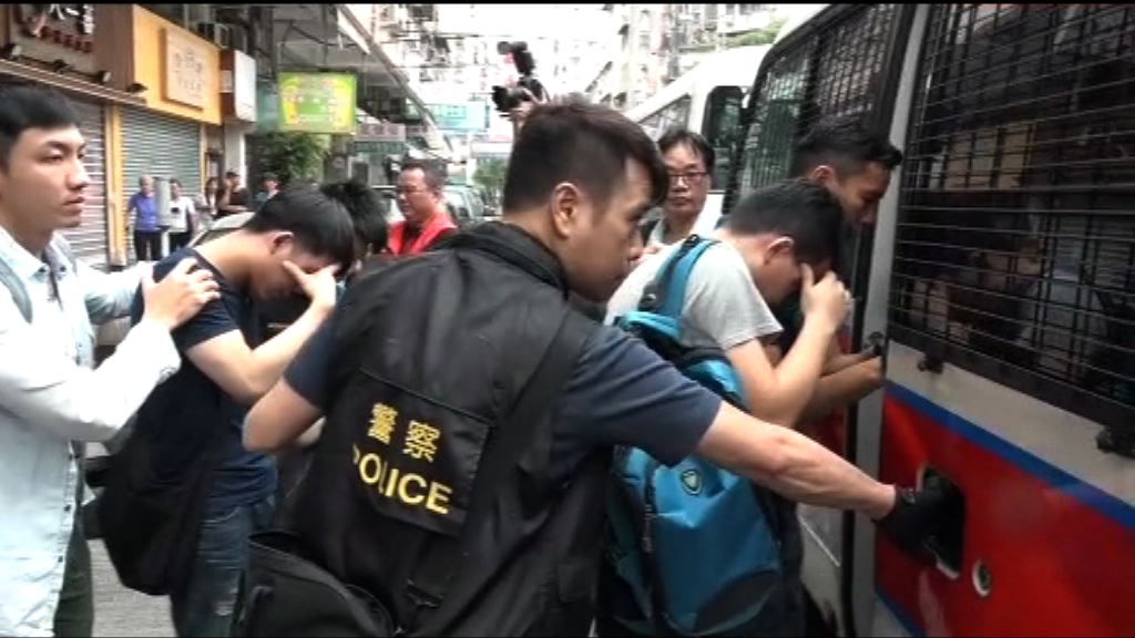 警方反非法入境行動拘14人