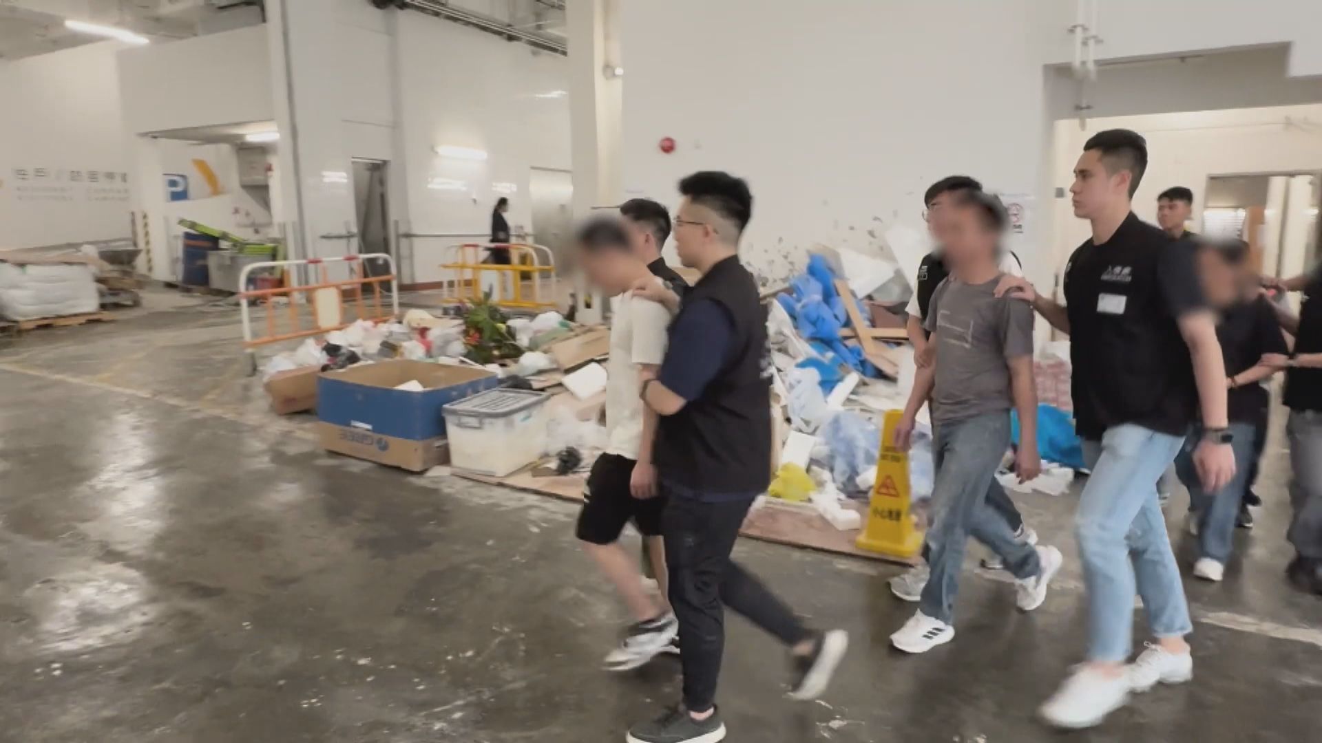 入境處拘13內地人在港裝修 6人判囚兩個月