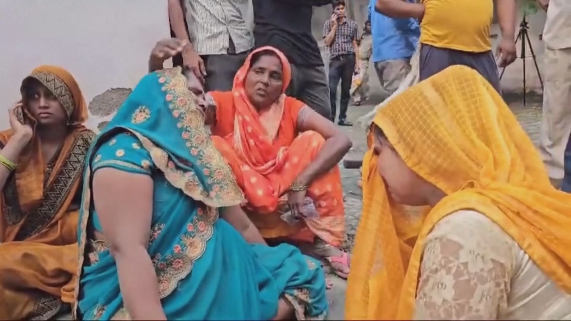 印度逾百人死亡人踩人事件 警拘六男女